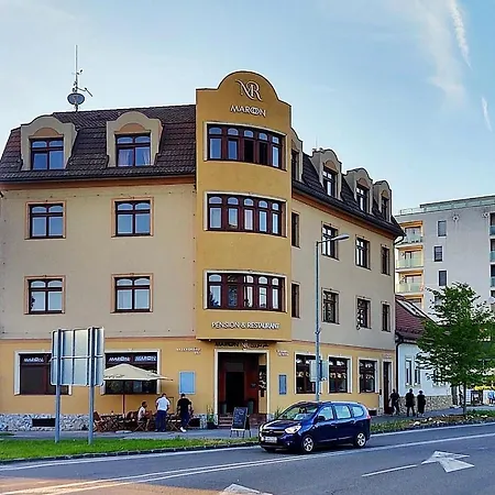 Maroon 게스트하우스