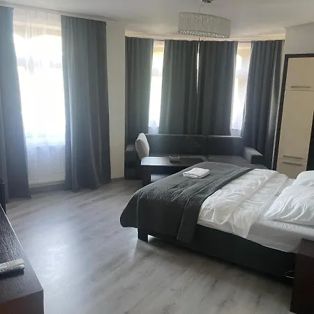 Maroon 게스트하우스